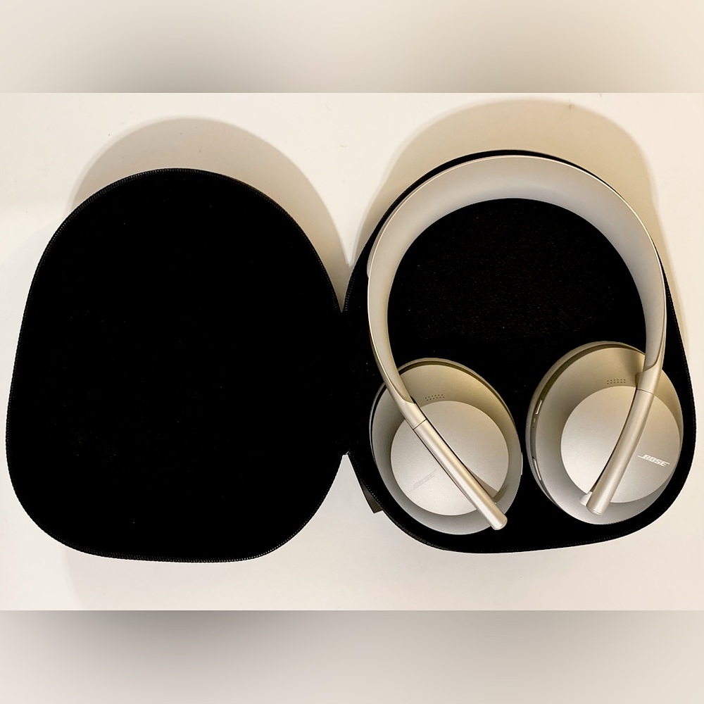Bose 700 Bluetooth Headphones